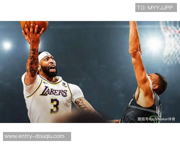 戴维斯轻微肌肉撕裂需谨慎处理球队未来战绩面临考验